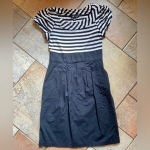 Black & White Dress with Pockets! 🖤 Size 2